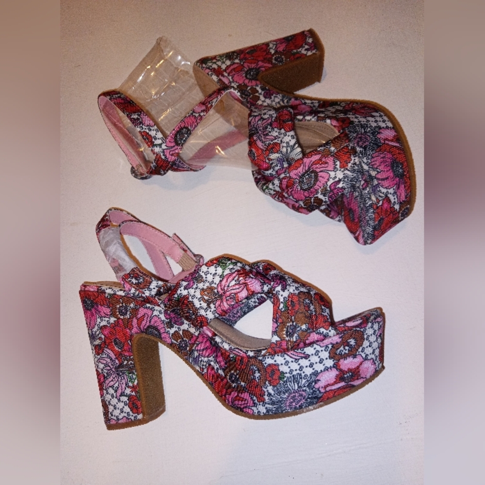 Lulu's Floral Platform Heels - Pink and Red
